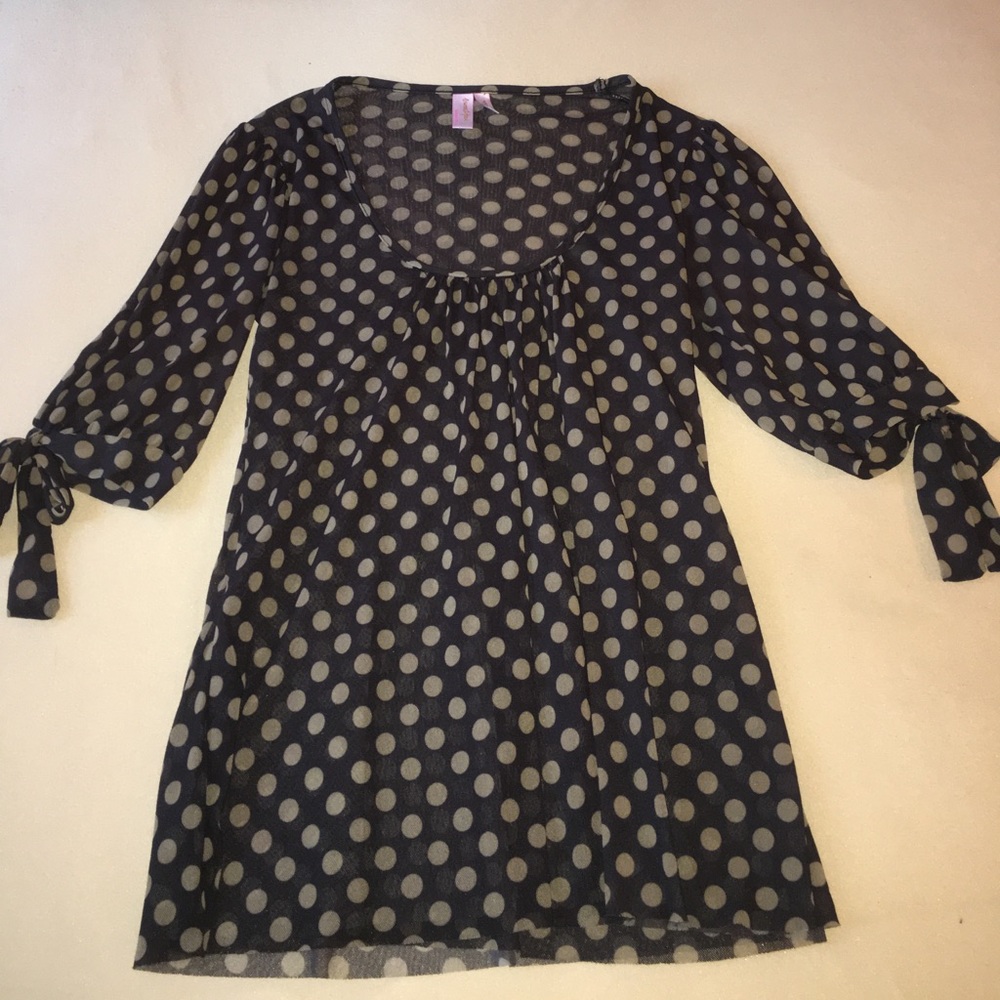 polka dot three quarter sleeve