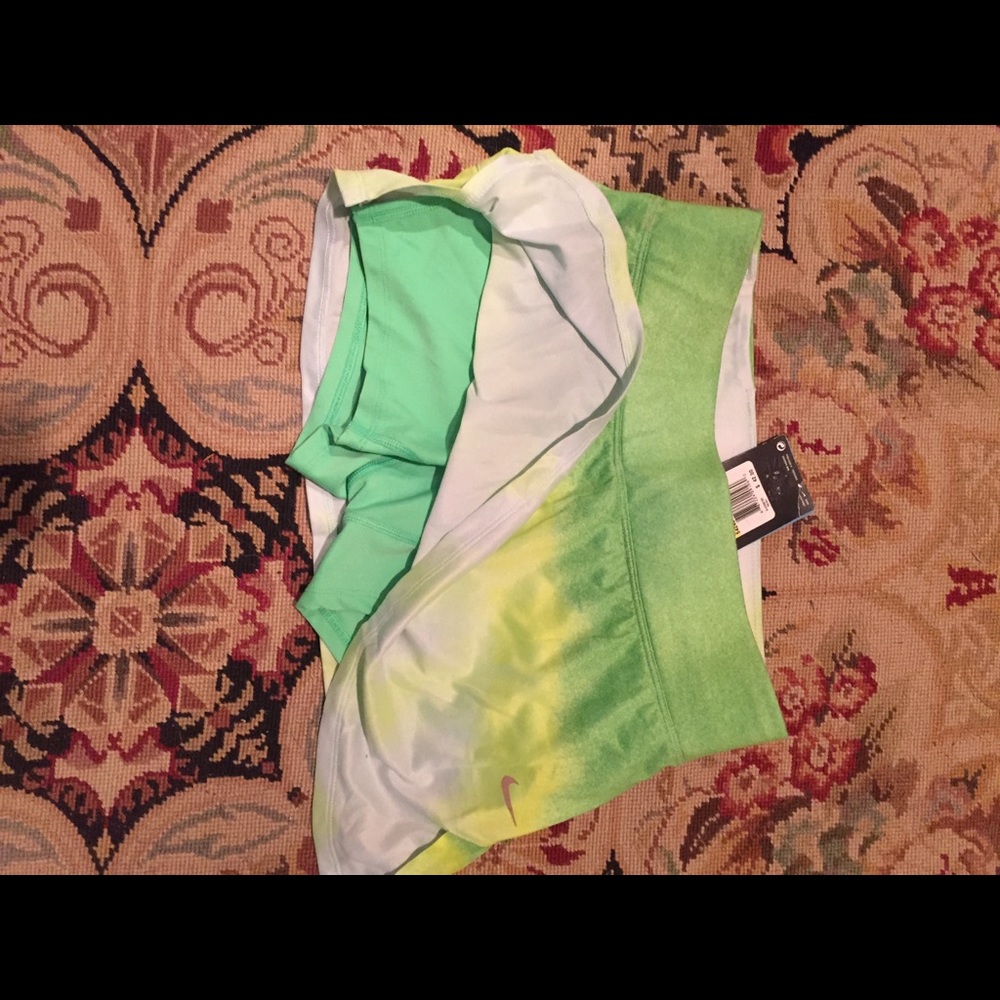 Nike workout skort-new with tags