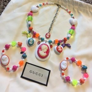 Tarina Tarantino muti colored Cameo set