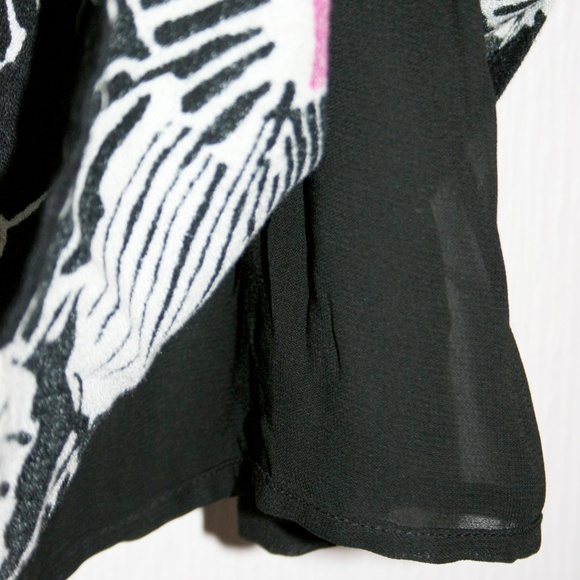 Black & White Floral Dress w/Pops of Fuchsia - Picture 5 of 8