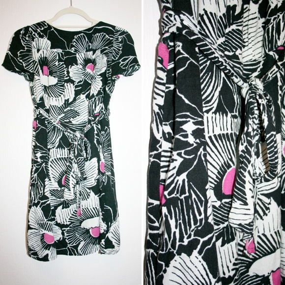 Black & White Floral Dress w/Pops of Fuchsia - Picture 2 of 8