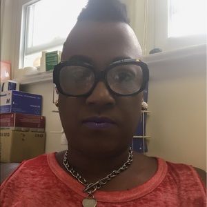 Meet your Posher, Natalie