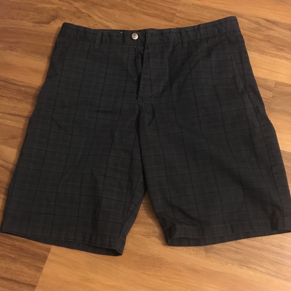 Volvo Shorts Size 36 Waist Like New