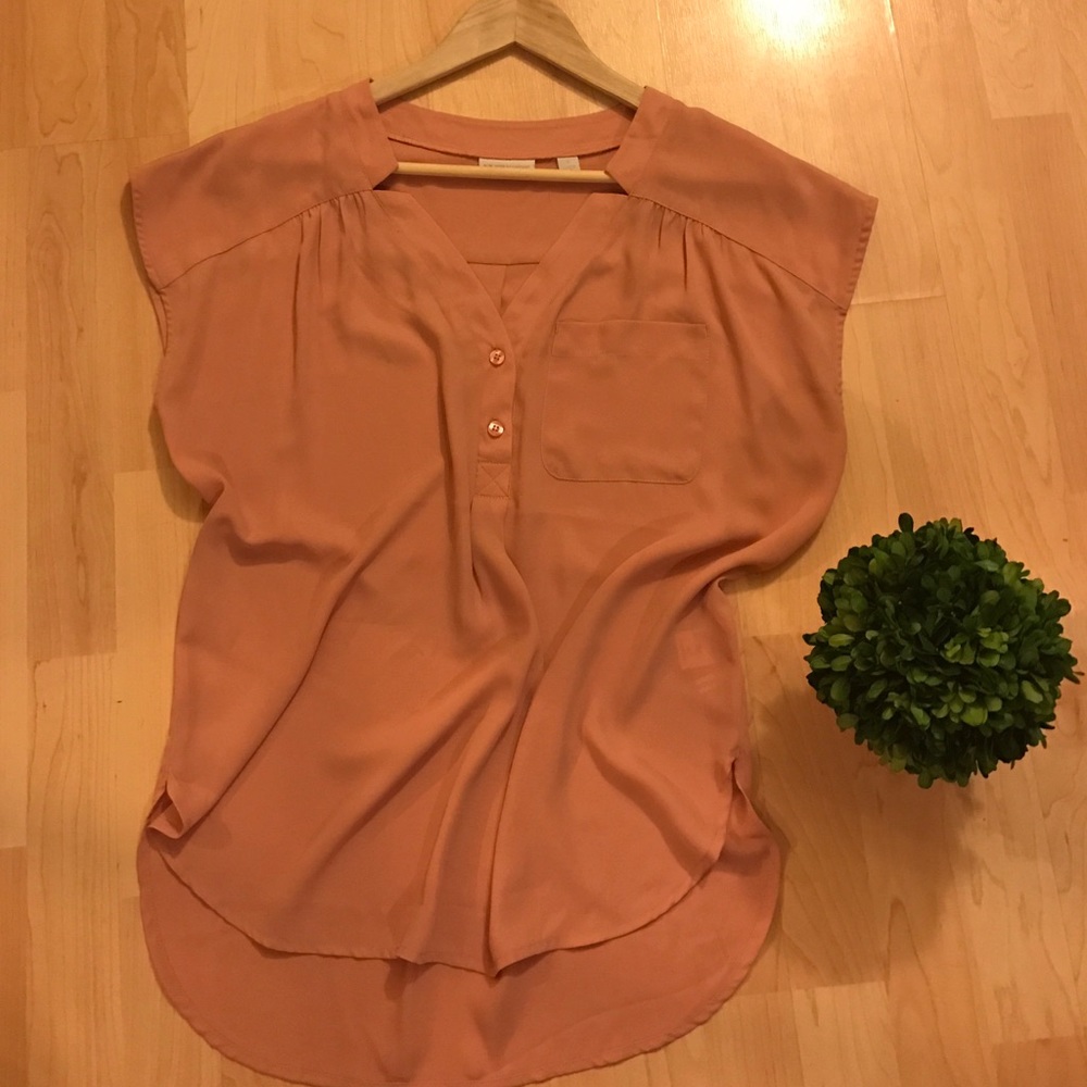 NWOT Gorgeous blouse from New York & Company