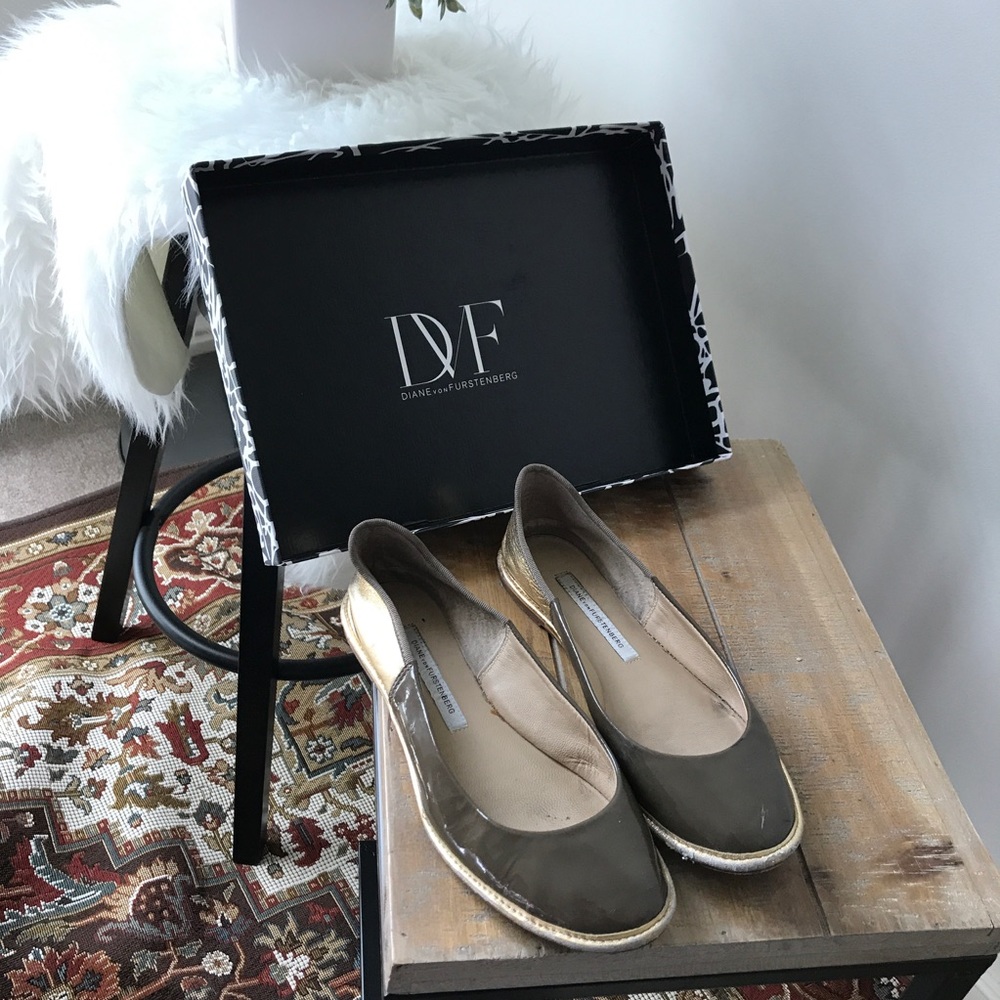 DVF taupe gold flats