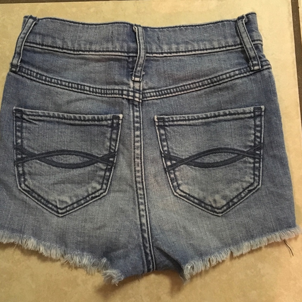 Shorts - Picture 2 of 3