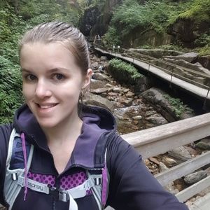 Meet your Posher, Caitlin