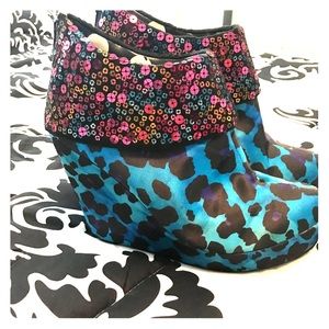 Funky Leopard Wedges 🐆