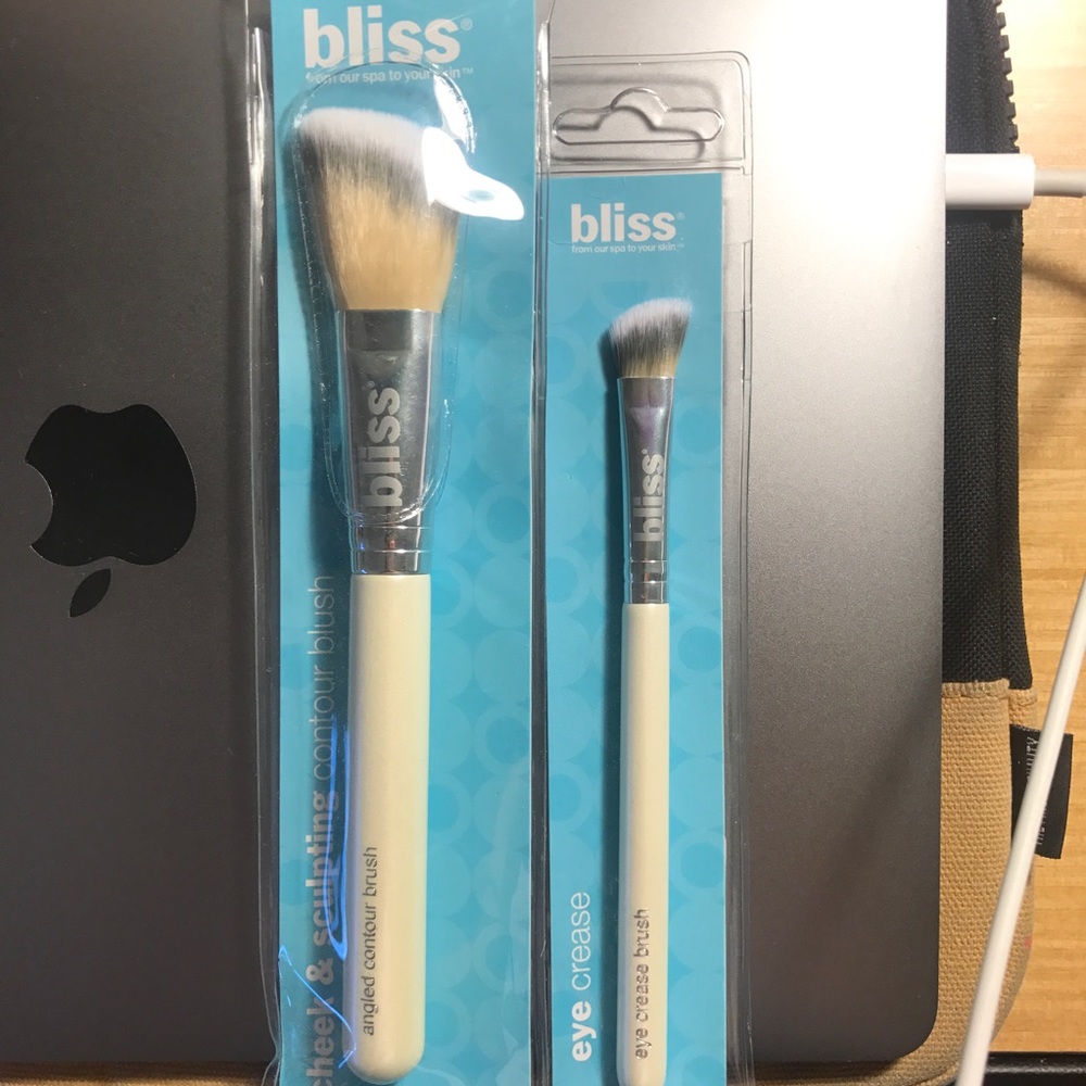 💙Set of 2 bliss Brushes NWT💙