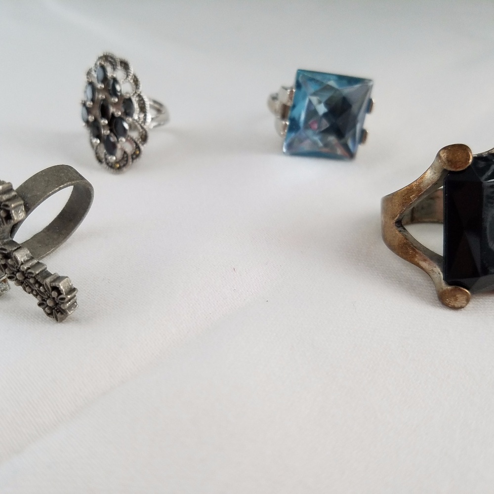 Various fashion rings