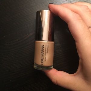 Josie Maran illuminator