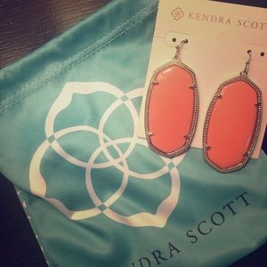 Kendra Scott Danielle earrings. NWT and bag.