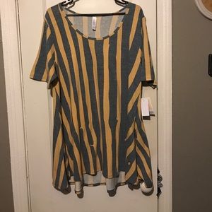 BNWT Lularoe Perfect T. Size XL