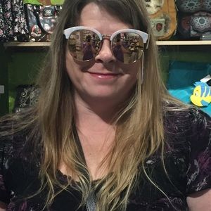 Meet your Posher, Bobbi