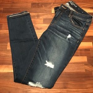 American Eagle distressed jeggings