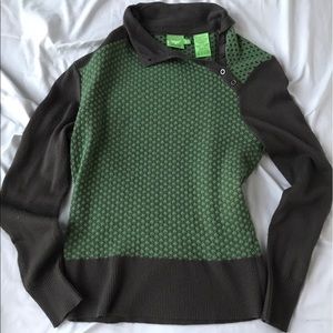 Industry vowel neck button sweater