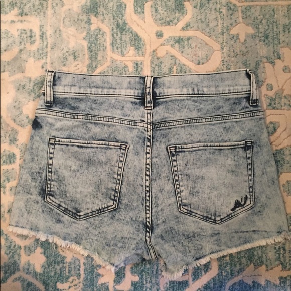 Express high waist shorts - Picture 3 of 3