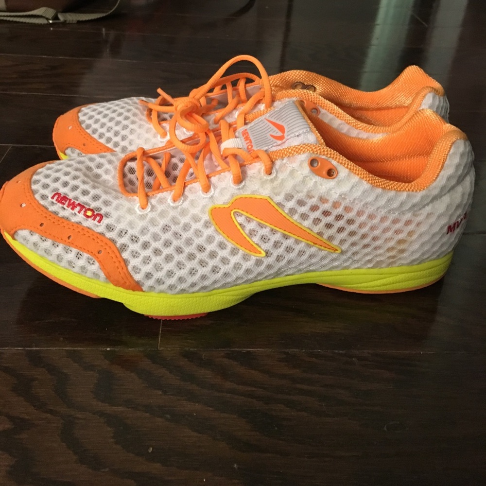 BRAND NEW.  Newton running - racer mv2