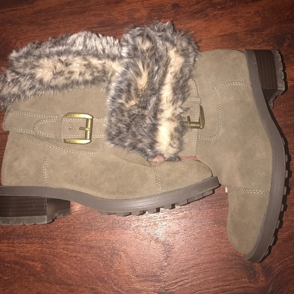 Winter boots really warm , only worn once . - Picture 1 of 5