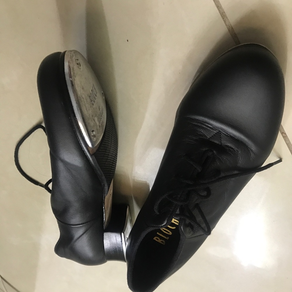 brand new Tap shoes