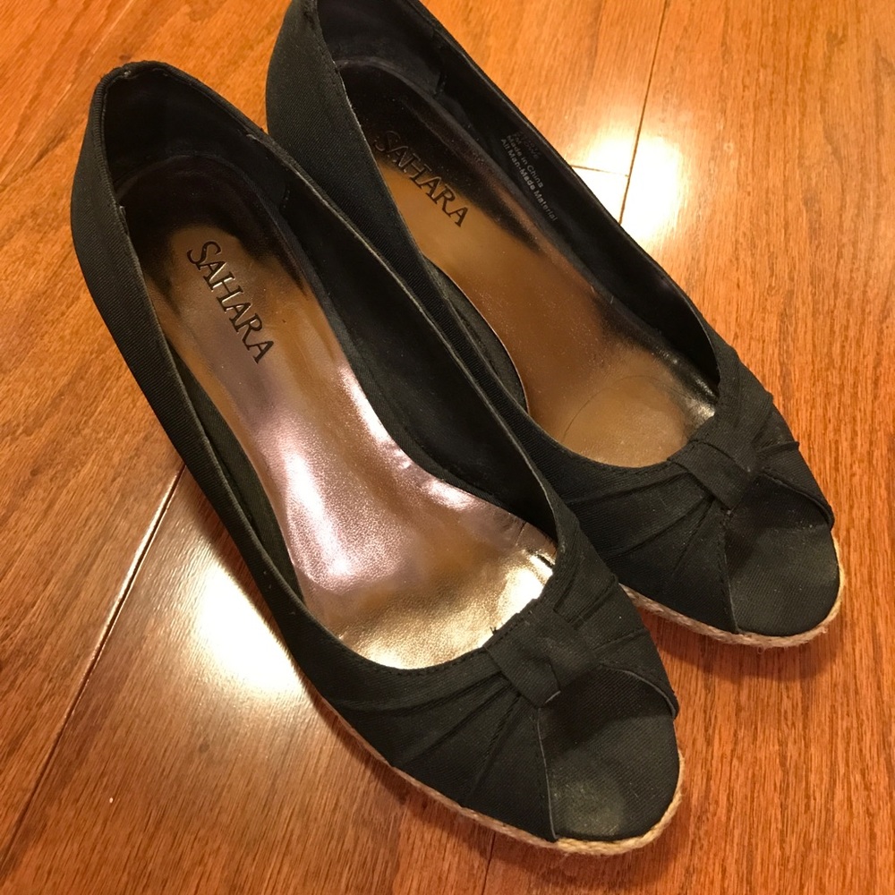 Black Wedges