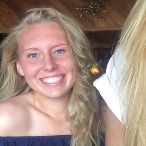 Meet your Posher, Kayla