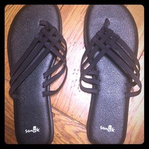 Sanuk yoga bottom flip flops