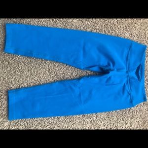 BeyondYoga Walk & Talk High Waisted Capri Legging