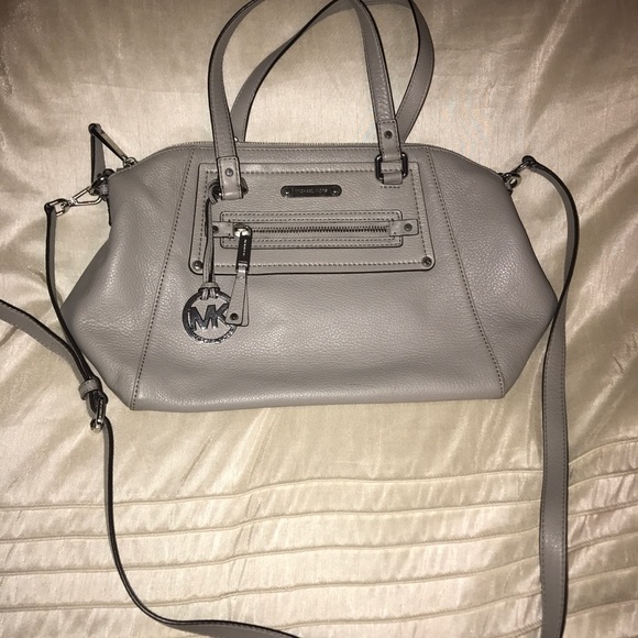 SOLD!!!! BRAND NEW Michael Kors Gray purse - Picture 2 of 6