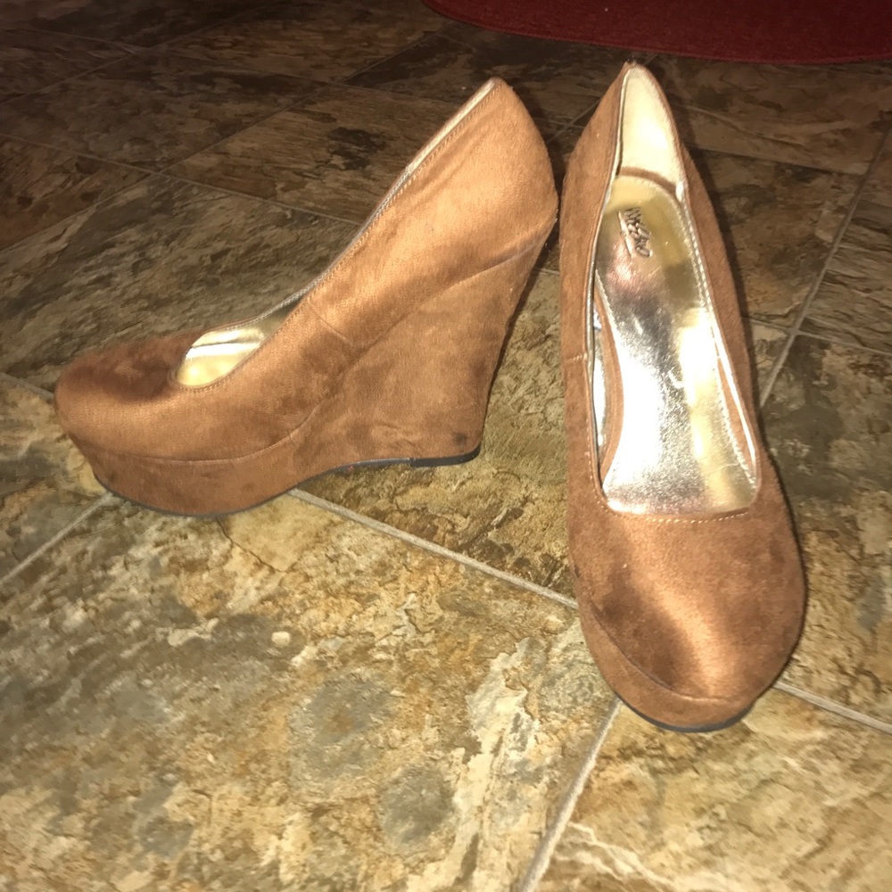 Mossimo (target) brown suede wedge