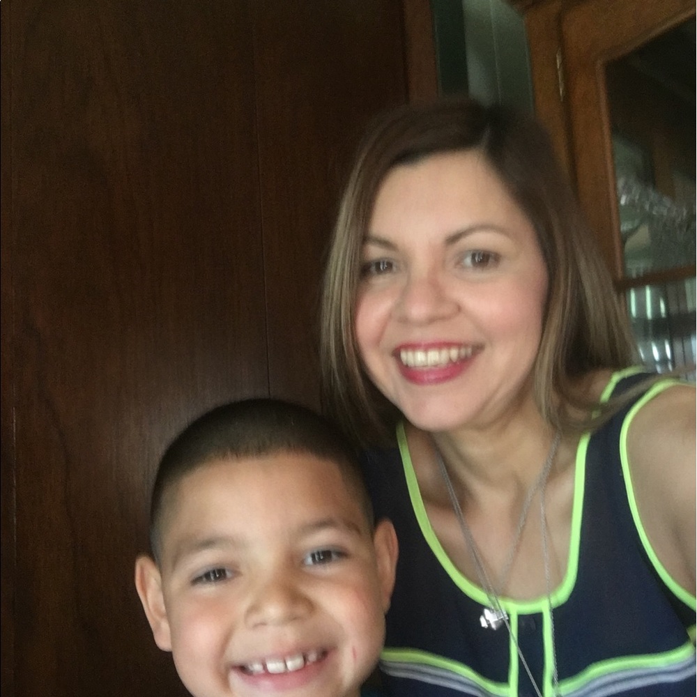 Meet your Posher, Leticia