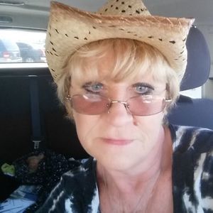 Meet your Posher, Lucy