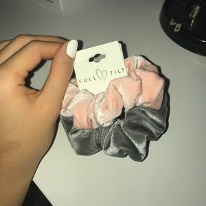 Full 🖤Tilt (Tilly's Brand) Velvet  Scrunchie 3pk