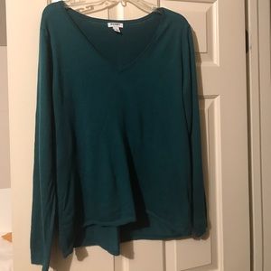 Light weight v neck sweater
