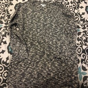 Old Navy Salt & Pepper Sweater 👚👚👚