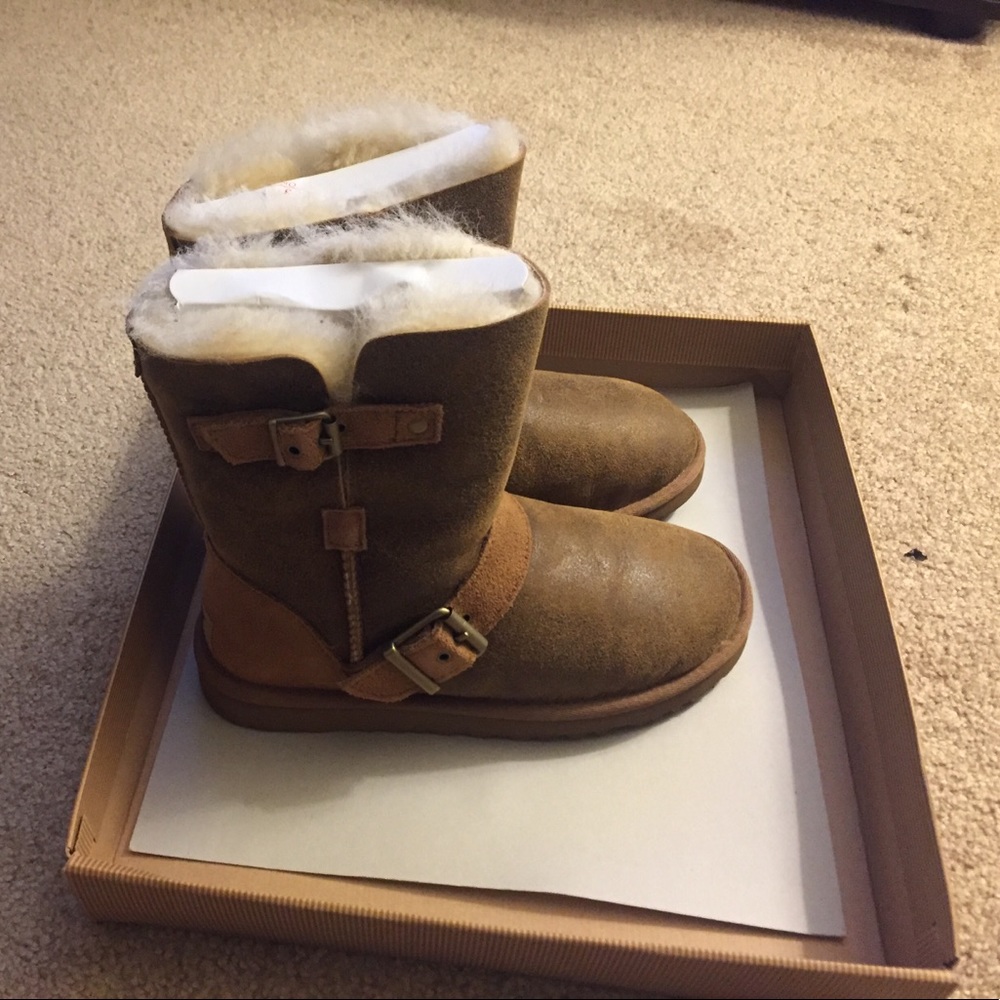 Ugg classic short dylyn boots