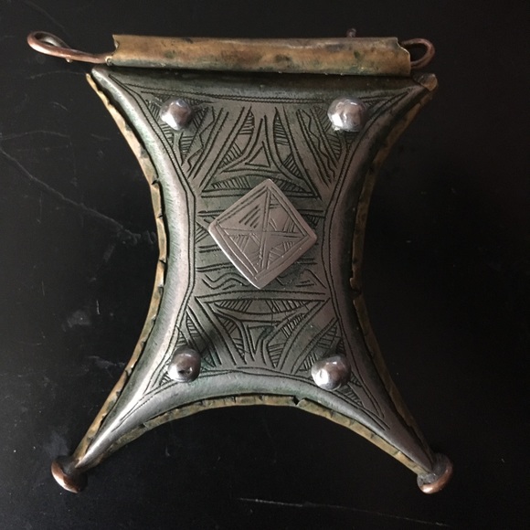Vintage 1930s Tuareg Silver Brass Tcherot Amulet - Picture 2 of 5