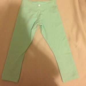 Light green  leggings in excellent condition