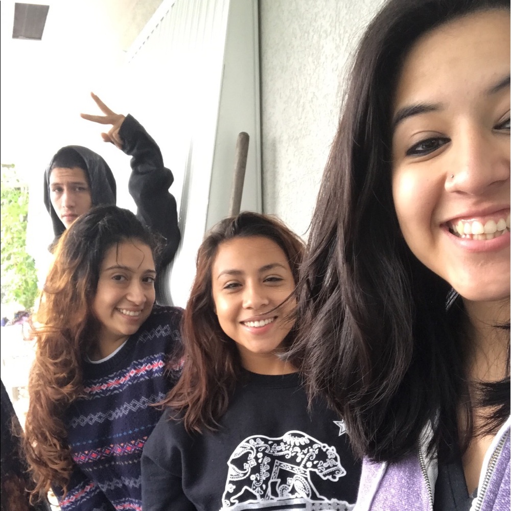 Meet your Posher, Cynthia