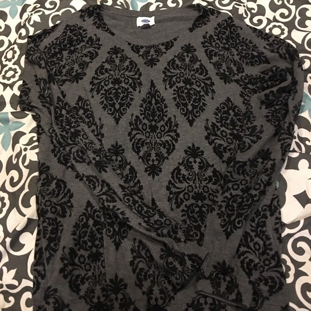 ⚡️ $5 FLASH $5 ⚡️Old Navy Gray Print Sweater 👚👚