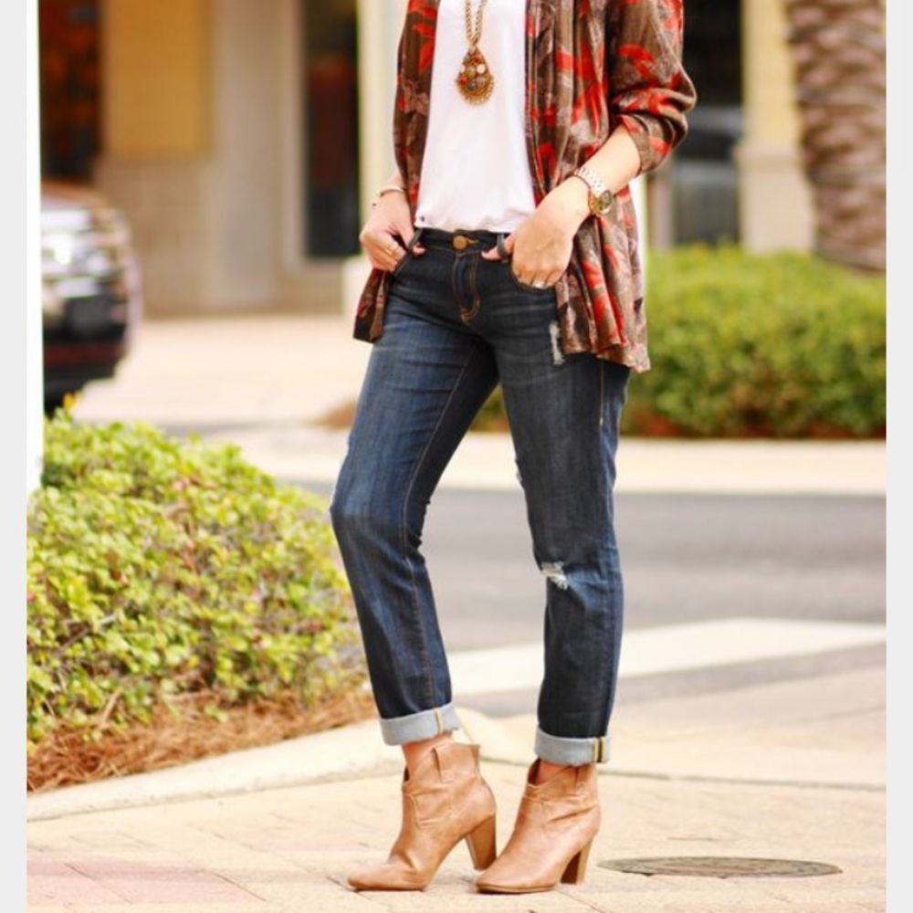 Cabi Dark Wash Boyfriend Jeans