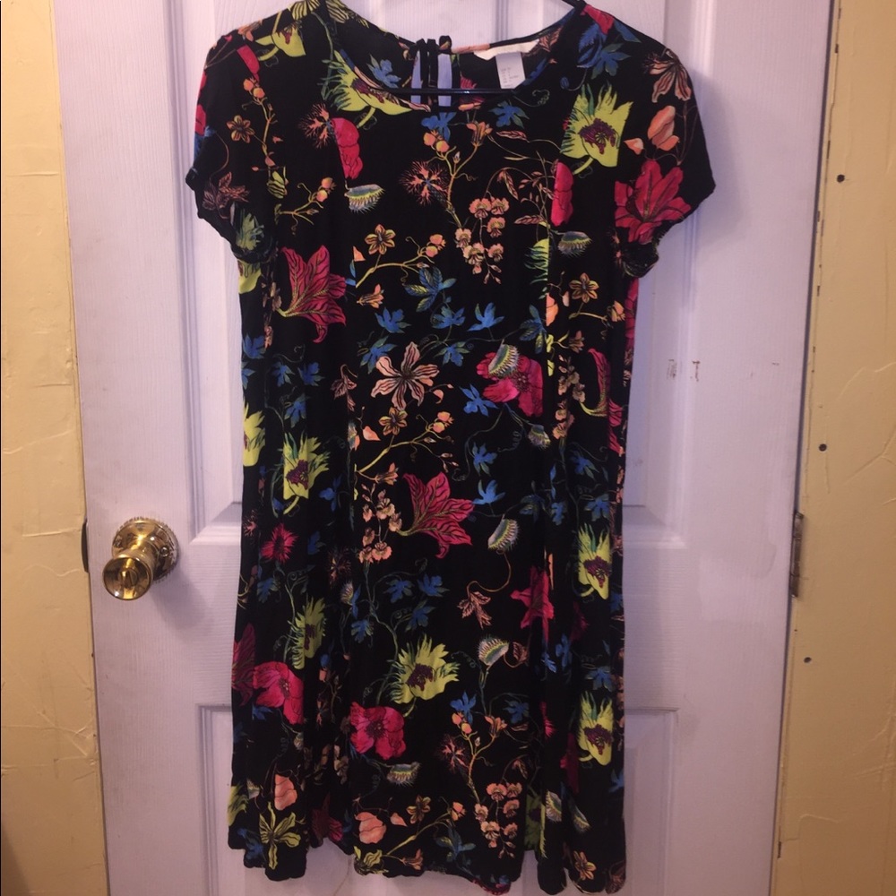 Beautiful flowy floral dress