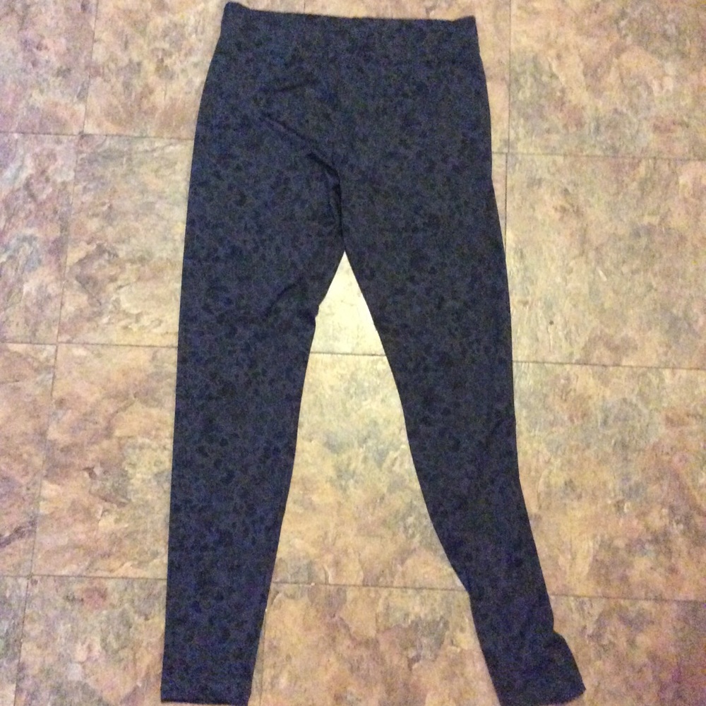 CAbi Safari Leggings size Medium