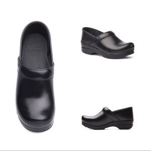 Dansko Professional Stapled Clog Cabrio Leather