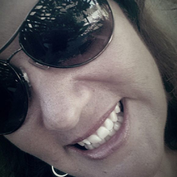 Meet your Posher, Kimberly - Picture 2 of 2