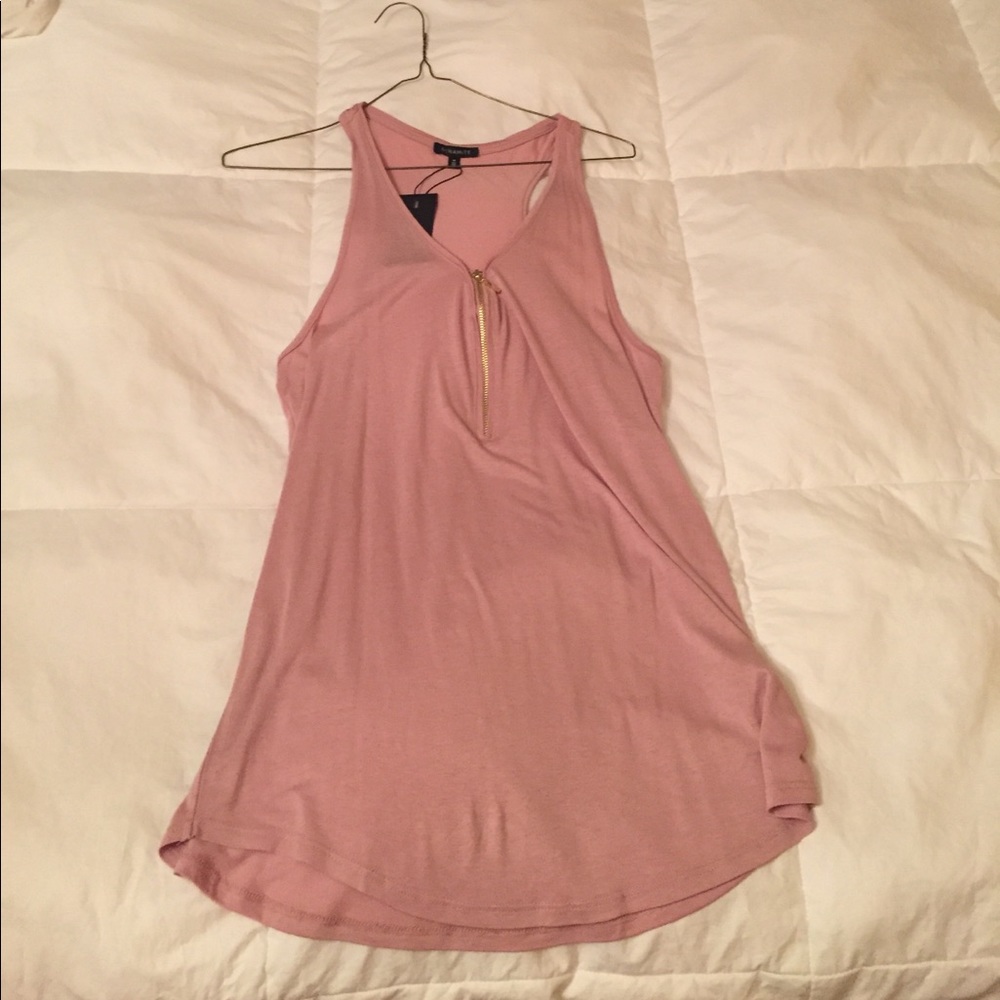 Dynamite tank with zipper