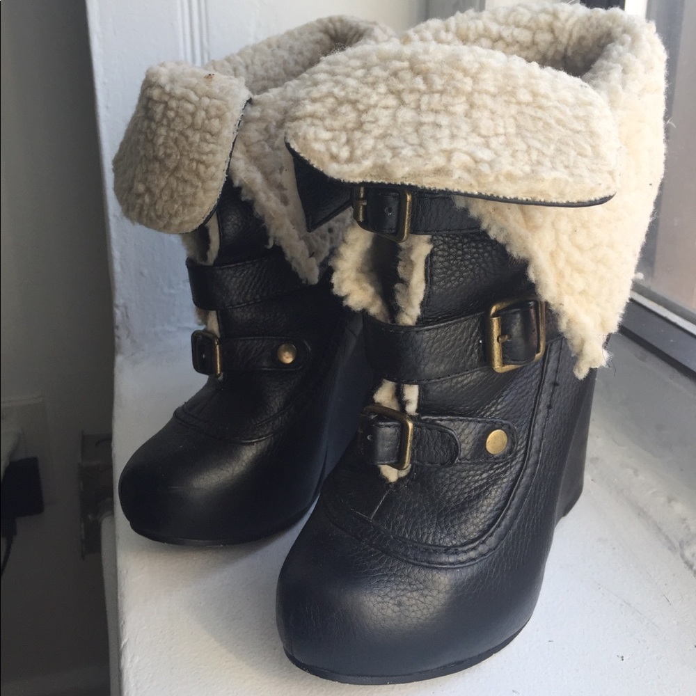 Winter wedge boots
