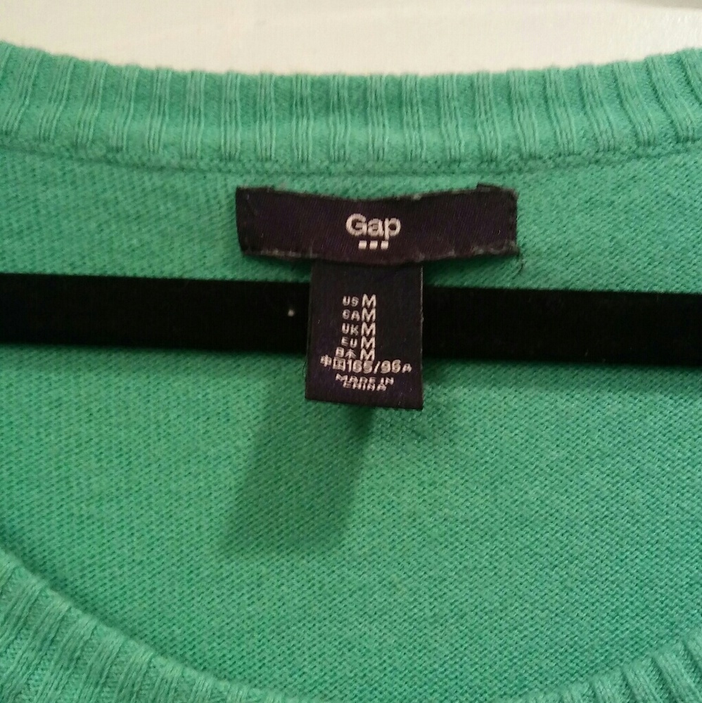 GAP Sweater - Picture 3 of 3