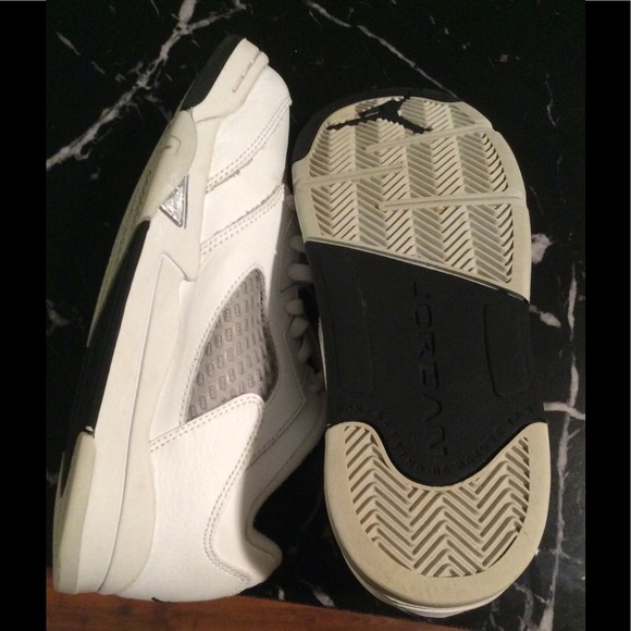 Boys Nike Jordan's - Picture 4 of 5