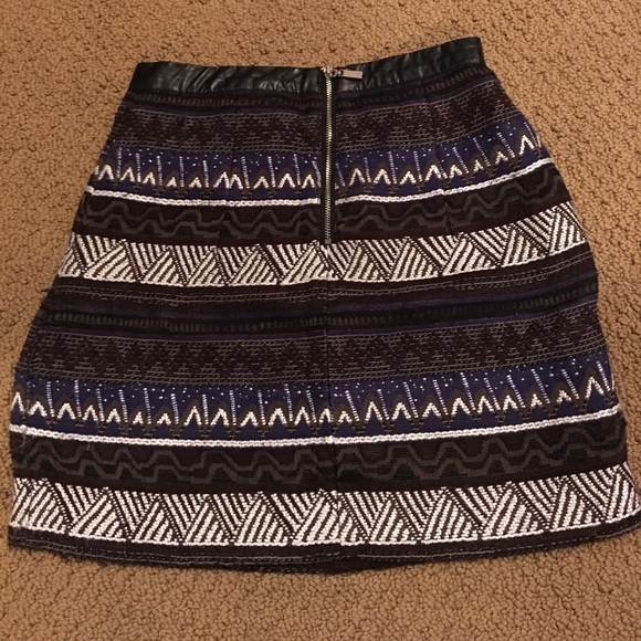 Pattern skirt - Picture 3 of 3